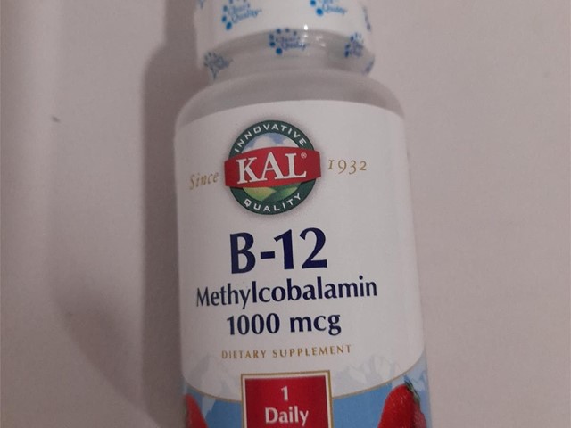 B-12 . 60 CAPSULAS 